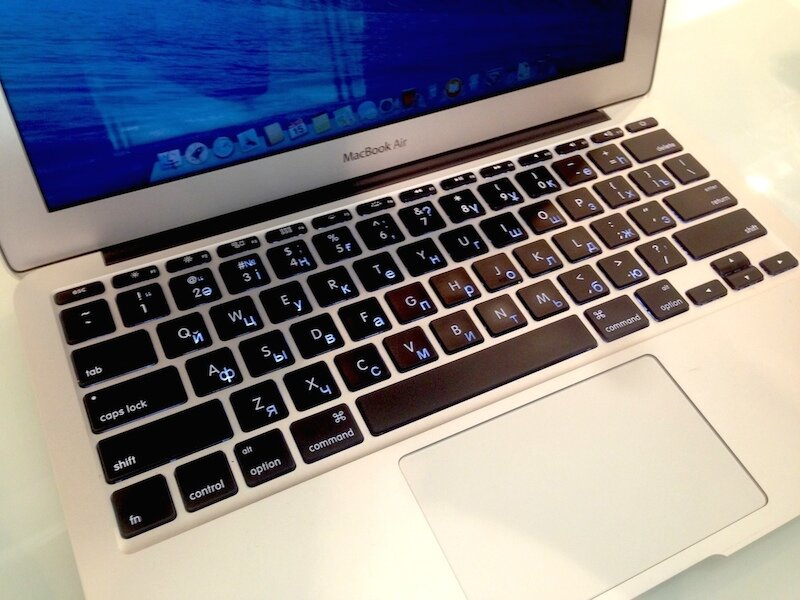 Лазерная гравировка на клавиатуру MacBook